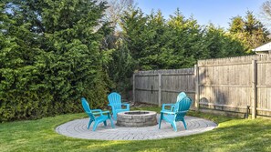 Property grounds - 3bed, 2bath Hamptons Home, Close to Incredible Beaches and Restaurants! (Hampton Bays)