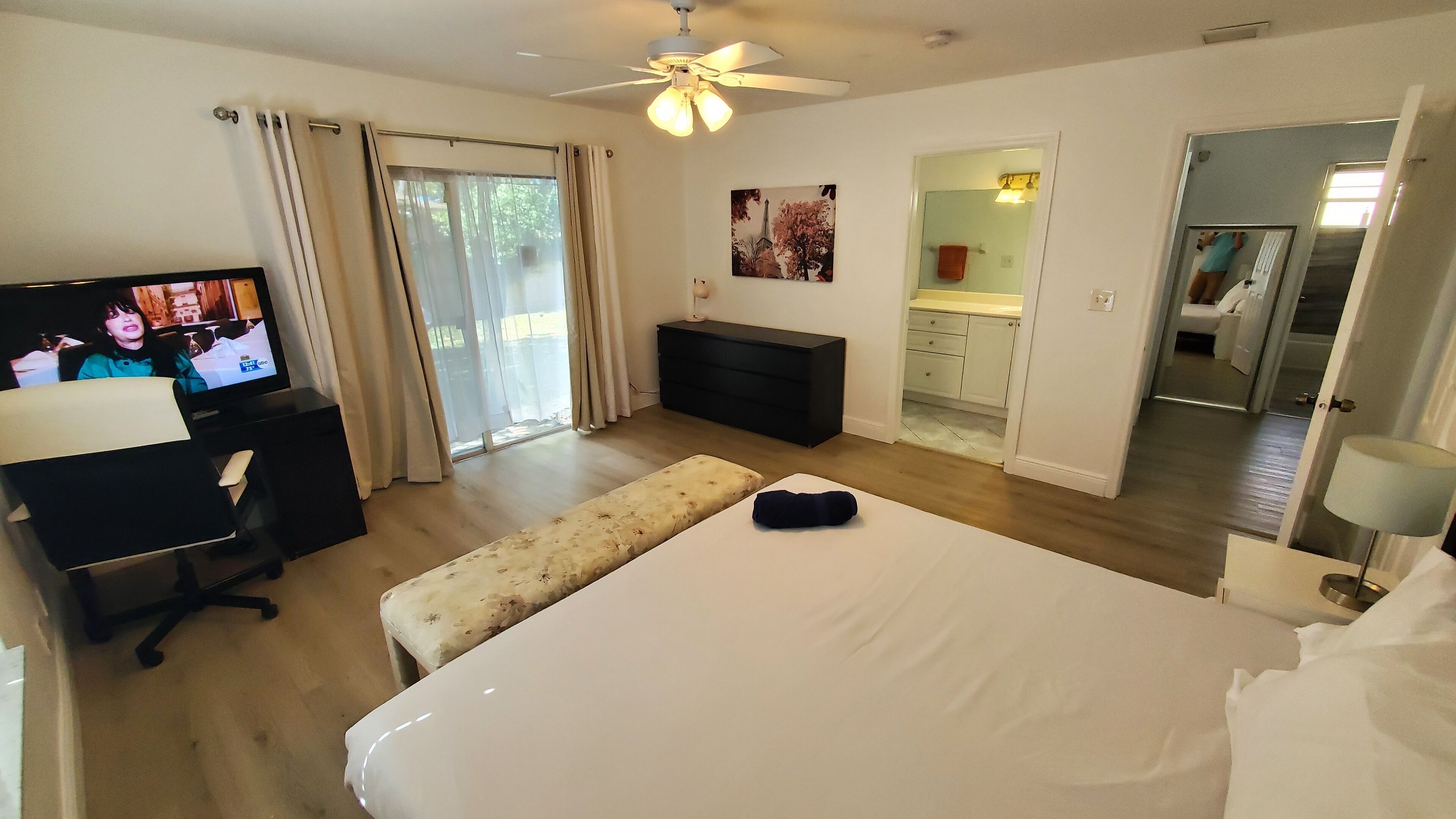 3 quartos, ferros/tábuas de passar roupa, Wi-Fi, roupa de cama