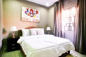 2 bedrooms, WiFi, bed sheets - Discover Affordable Elegance: Romantic getaways in Tanzania (Arusha)
