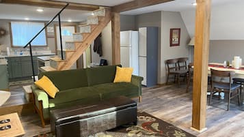 Een smart-tv, een dvd-speler en boeken