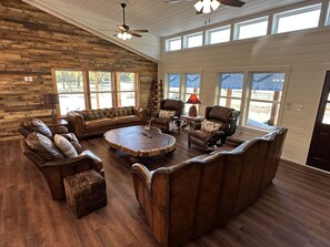 智能电视、壁炉