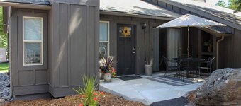 Whitefish Condo w/ Pool Access + Close to Hiking!