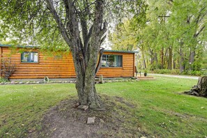 Exterior - Cozy Bay City Abode w/ Deck & Fire Pit, Near Lakes (Bay City)