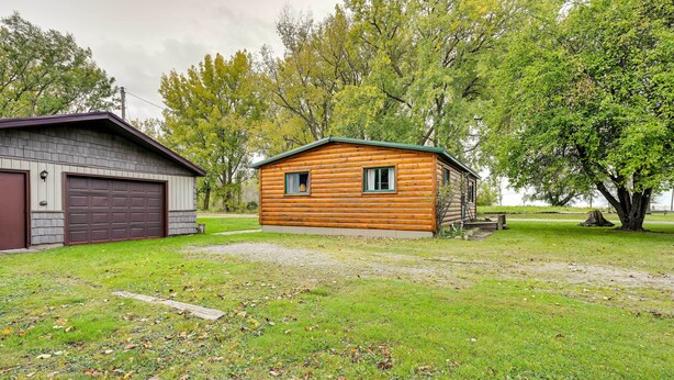 Unclassified image, 1 of 24, button - Cozy Bay City Abode w/ Deck & Fire Pit, Near Lakes (Bay City)