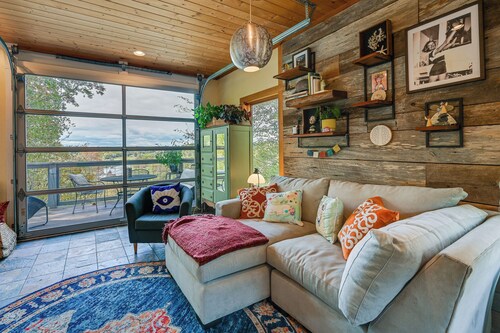 Yadkin River 'treehouse'~ Miles of Trails On-site
