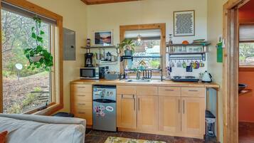 Apartment (0 Bedroom) | Interior