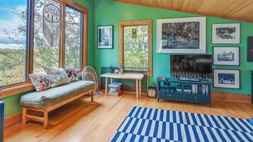 Apartment (0 Bedroom) | Interior