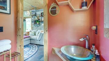 Apartment (0 Bedroom) | Interior