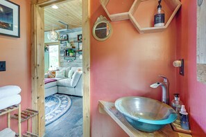 Apartment (0 Bedroom) | Interior