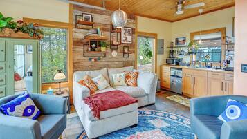 Apartment (0 Bedroom) | Interior