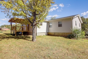 House (3 Bedrooms) | Interior - Rustic Whitwell Home w/ Grill, Near State Parks! (Whitwell)