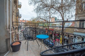 Property grounds - Book-art 2BR Condo with King bed and cozy balcony! Enjoy its central location (T'bilisi)