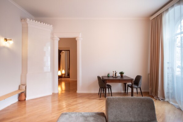 Interior - Book-art 2BR Condo with King bed and cozy balcony! Enjoy its central location (T'bilisi)