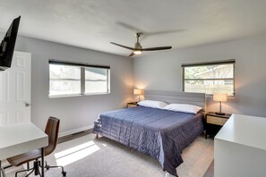 House (3 Bedrooms) | Interior - Vibrant Deland House Near Stetson University! (DeLand)