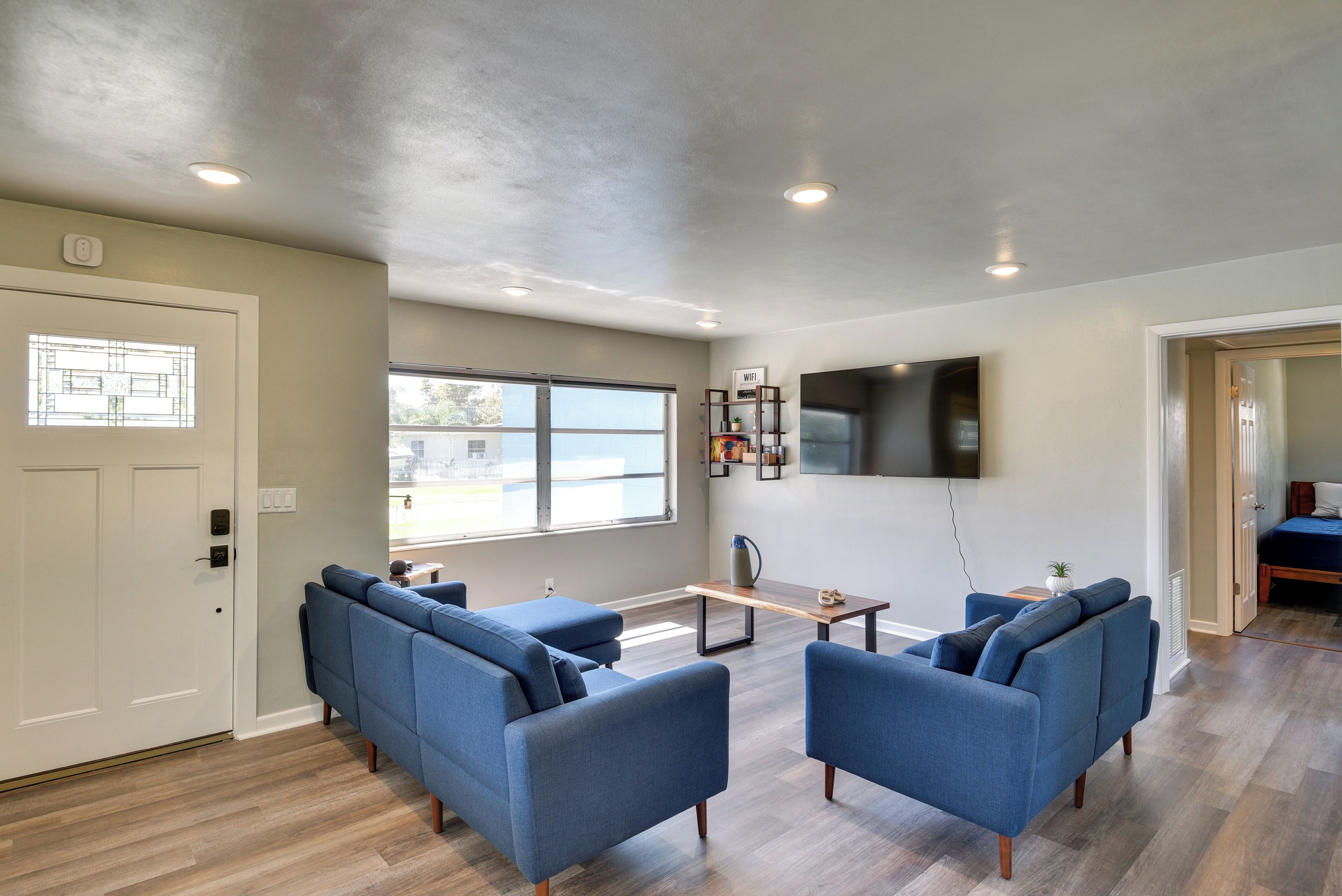 المنشأة من الداخل