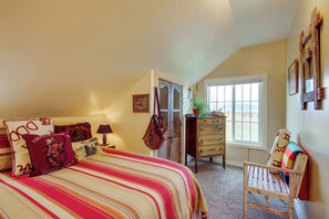 House (2 Bedrooms) | Interior - Charming Livingston Vacation Rental w/ Views! (Livingston)