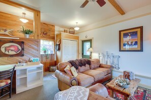 House (2 Bedrooms) | Interior - Charming Livingston Vacation Rental w/ Views! (Livingston)