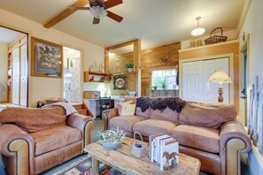 House (2 Bedrooms) | Interior