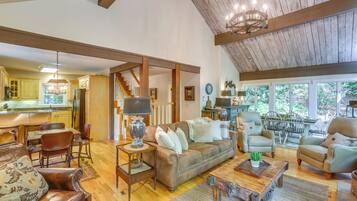 House (3 Bedrooms) | Interior