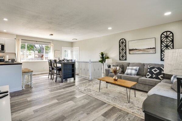 House (6 Bedrooms) | Front of property