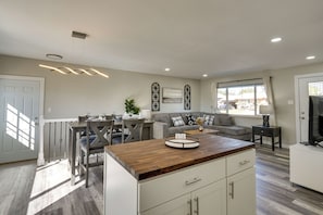 House (6 Bedrooms) | Interior