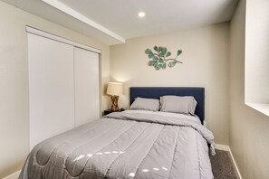 House (6 Bedrooms) | Interior