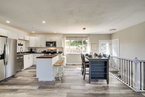 Quiet Pueblo Home w/ Pool Table, 5 Mi to Downtown!