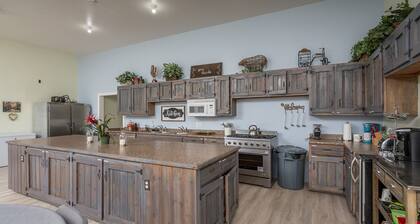 Family Reunions, Groups, 40 acres wide open spaces