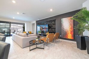 Interior - LOOK! 8BR Super Nintendo Escape – 4469 (Davenport)