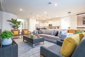 TV, video games - LOOK! 8BR Super Nintendo Escape – 4469 (Davenport)