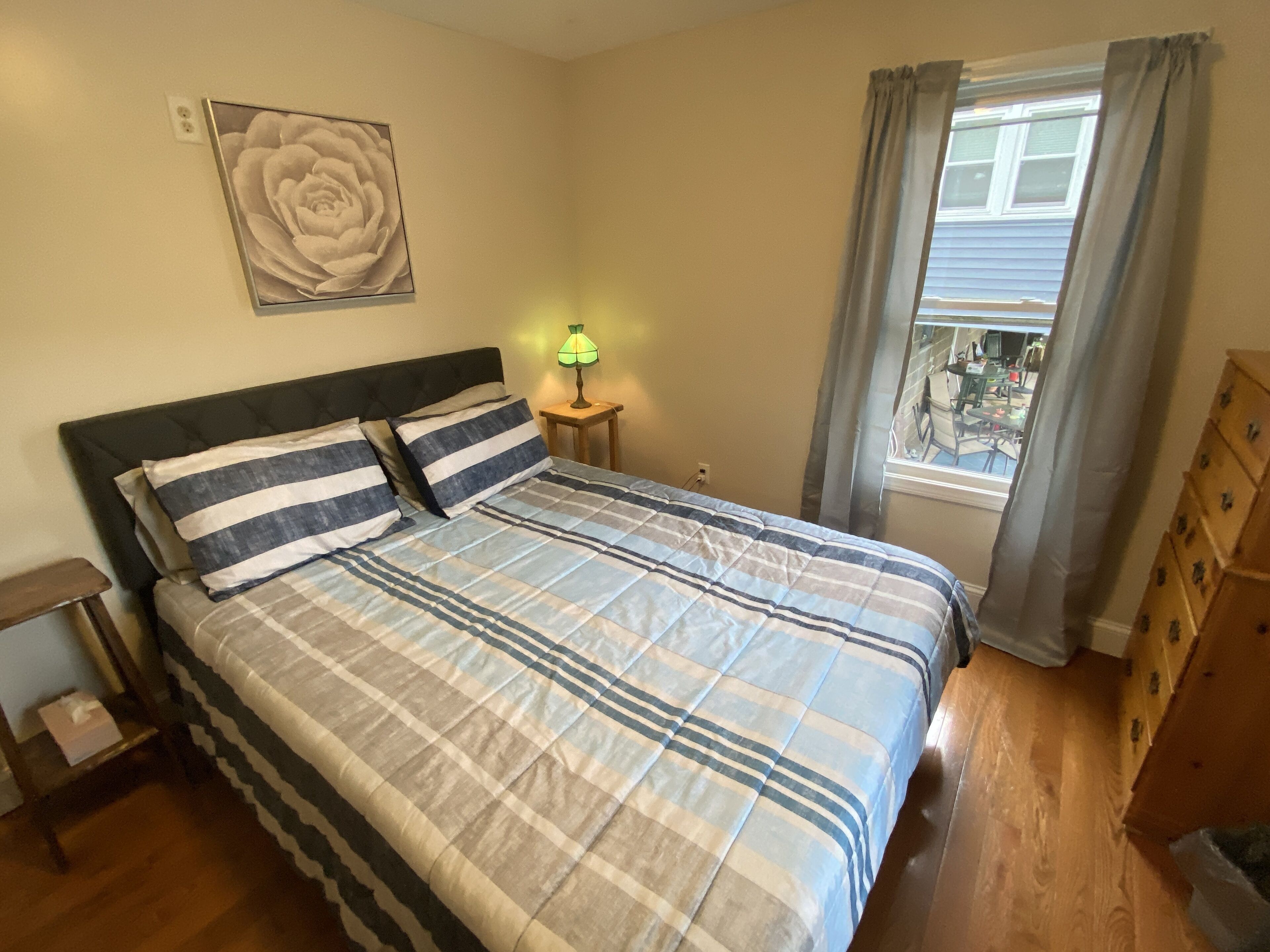 2 slaapkamers, een strijkplank/strijkijzer, gratis wifi, beddengoed