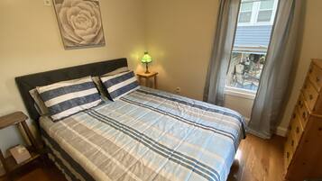 2 makuuhuonetta, silitysrauta/-lauta, ilmainen Wi-Fi, vuodevaatteet