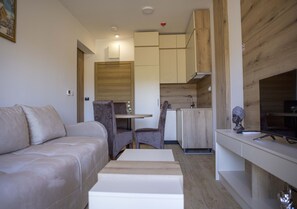 TV - The Beige 1-Bedroom Paradise (Kolasin)