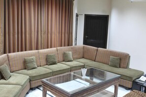 Living area - Hotel State Residency (Bahawalpur)