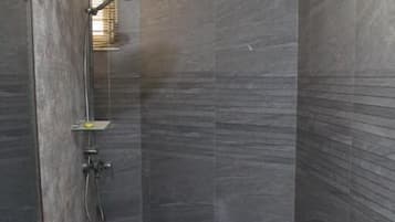 Deluxe Double Room | Bathroom | Bathrobes, slippers