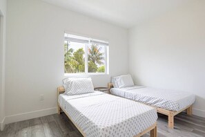 3 chambres, fer et planche à repasser, lit parapluie, Wi-Fi gratuit