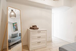 2 chambres, fer et planche à repasser, lit parapluie, Wi-Fi gratuit