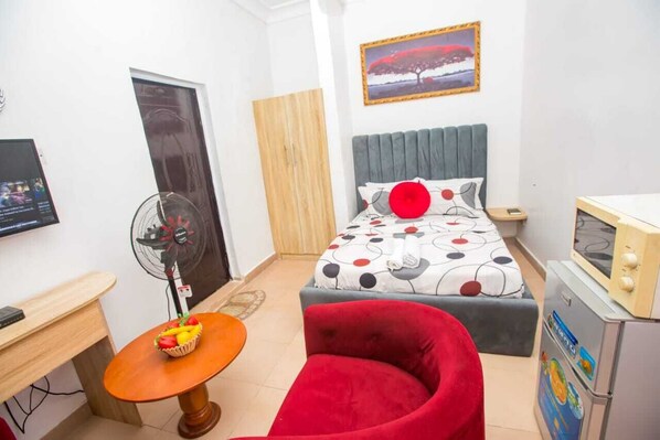1 bedroom, WiFi, bed sheets - Aji 1 BED Studio Flat (Ijegun, Lagos) (Lagos)