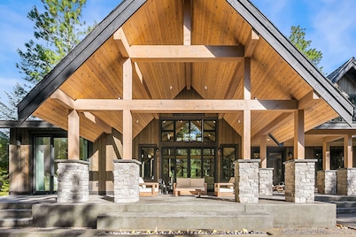 New! Spa Inspired Luxury Retreat*7BR*Sauna*Hot&Cold Tubs*Game Rm*Fire Pit