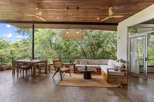 Treehouse Hideaway in Tamarindo Jungle with Pool & Open-Air Living Room