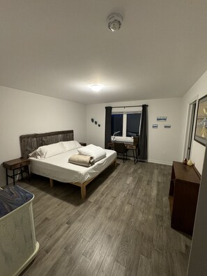 3 quartos, ferros/tábuas de passar roupa, Wi-Fi, roupa de cama