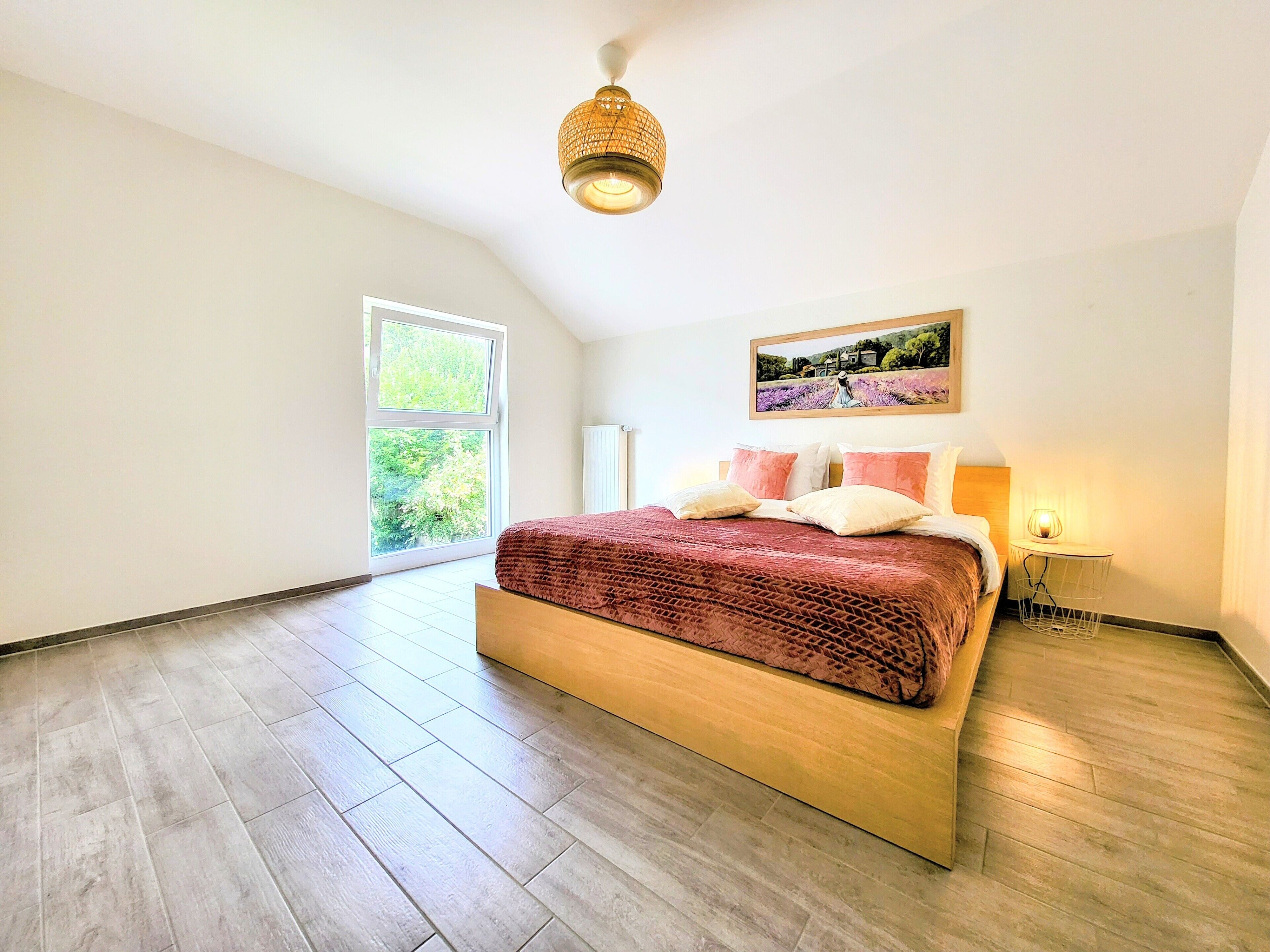 4 chambres, fer et planche à repasser, Wi-Fi, draps fournis