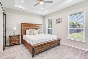 3 Schlafzimmer, Bügeleisen/Bügelbrett, Internetzugang, Bettwäsche