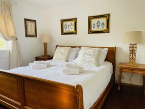 3 bedrooms, iron/ironing board, free WiFi, bed sheets