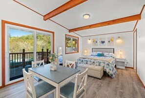 1 bedroom, desk, iron/ironing board, WiFi