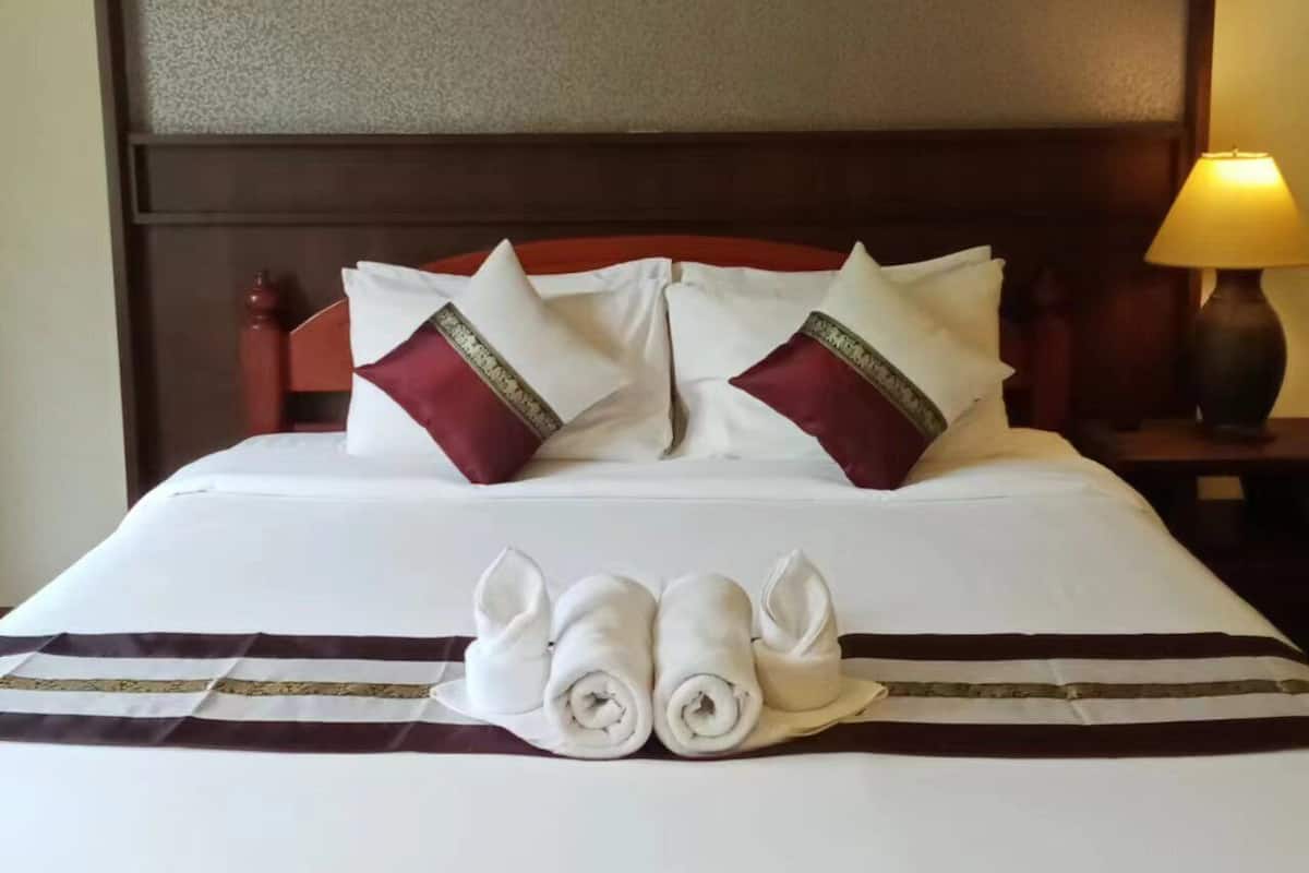 Deluxe Double Room | Free WiFi, bed sheets