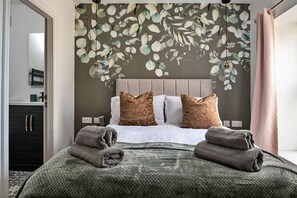 8 makuuhuonetta, silitysrauta/-lauta, ilmainen Wi-Fi, vuodevaatteet