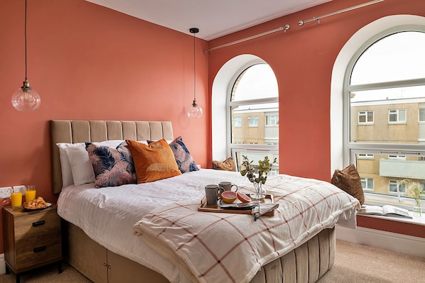 8 bedrooms, iron/ironing board, free WiFi, bed sheets