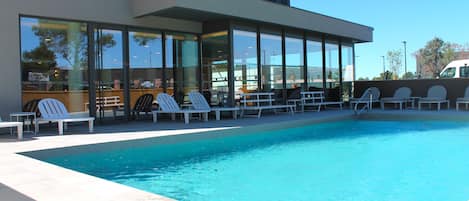 Piscine extérieure (ouverte en saison)