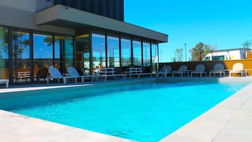 Seasonal outdoor pool